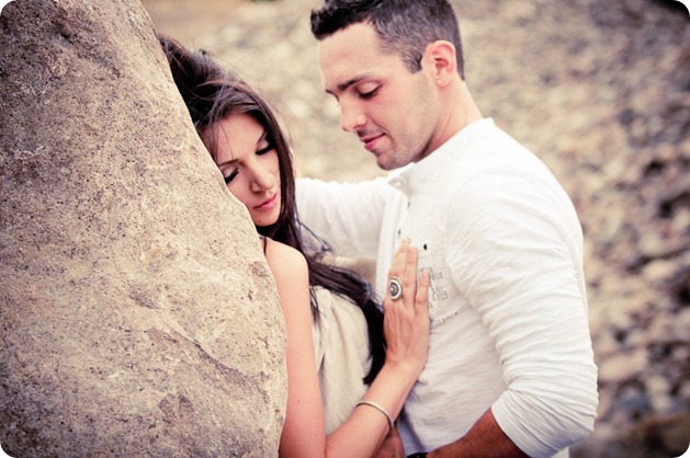 Amanda-and-Josh_desert-engagement-session_Okanagan-BC-portraits36090_by-Kevin-Trowbridge