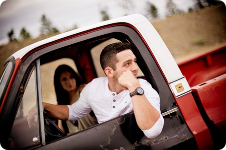 Amanda-and-Josh_desert-engagement-session_Okanagan-BC-portraits7420_by-Kevin-Trowbridge