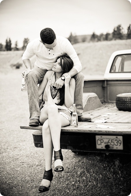 Amanda-and-Josh_desert-engagement-session_Okanagan-BC-portraits7580_by-Kevin-Trowbridge