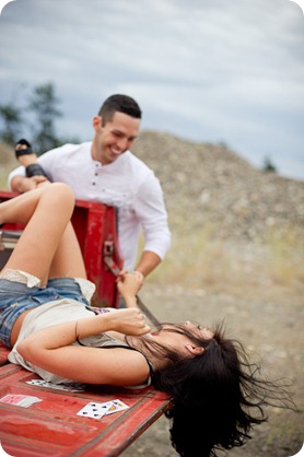 Amanda-and-Josh_desert-engagement-session_Okanagan-BC-portraits7602_by-Kevin-Trowbridge