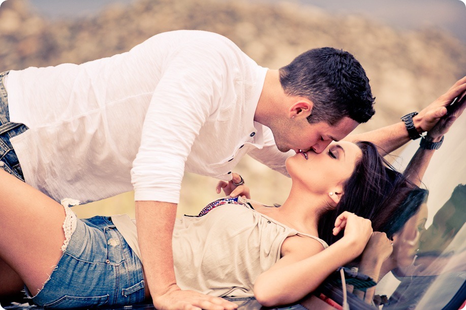 Amanda-and-Josh_desert-engagement-session_Okanagan-BC-portraits8085_by-Kevin-Trowbridge