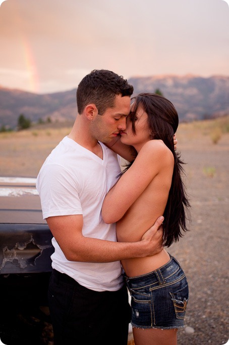 Amanda-and-Josh_desert-engagement-session_Okanagan-BC-portraits8287_by-Kevin-Trowbridge