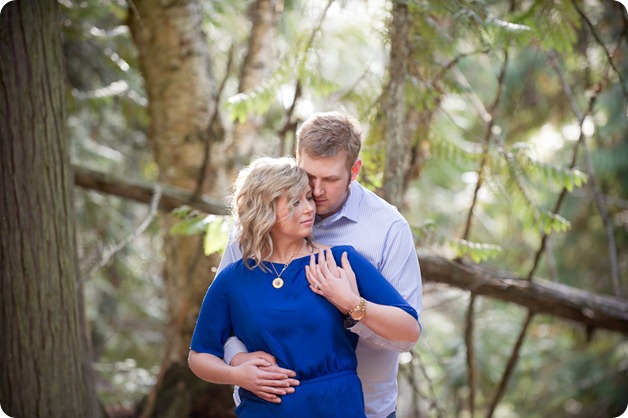 Mill-Creek-Park-engagement-portraits_Kelowna-wedding-for-Edmonton-bride2434_by-Kevin-Trowbridge