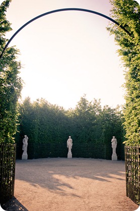 Versailles-France-chateau-wedding-photographer_1142_by-Kevin-Trowbridge