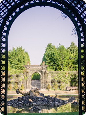 Versailles-France-chateau-wedding-photographer_1144_by-Kevin-Trowbridge