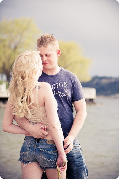 hotel-bedroom-beach-engagement-portraits_Kelowna4062_by-Kevin-Trowbridge