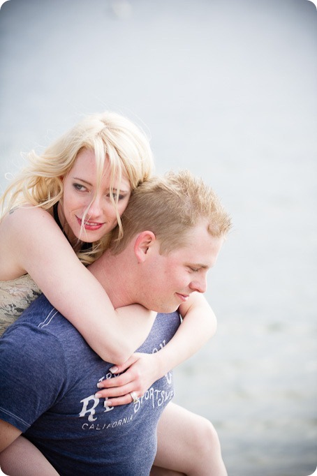 hotel-bedroom-beach-engagement-portraits_Kelowna4100_by-Kevin-Trowbridge