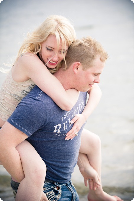 hotel-bedroom-beach-engagement-portraits_Kelowna4102_by-Kevin-Trowbridge