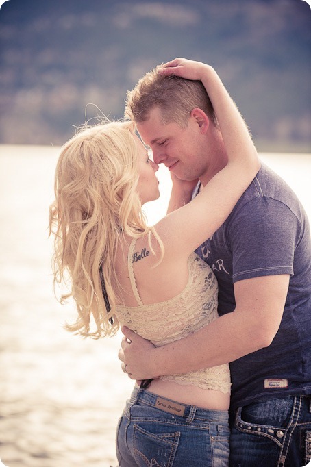 hotel-bedroom-beach-engagement-portraits_Kelowna4109_by-Kevin-Trowbridge