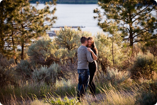 Vintage-car_Knox-Mountain_Lake_Beach-engagement-photos_Kelowna_Okanagan_wedding_6707_by-Kevin-Trowbridge