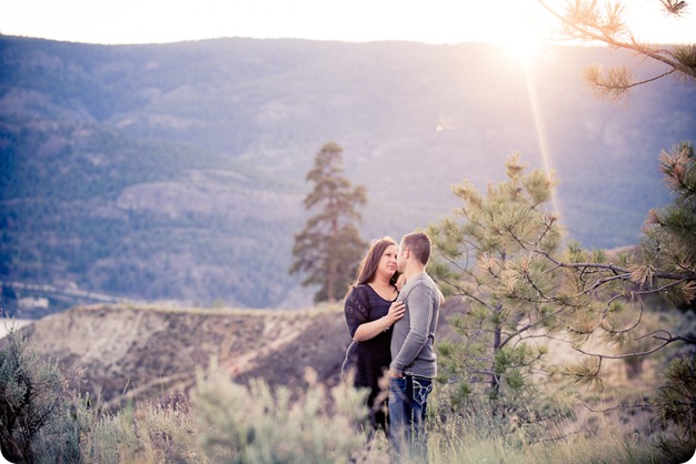 Vintage-car_Knox-Mountain_Lake_Beach-engagement-photos_Kelowna_Okanagan_wedding_6756_by-Kevin-Trowbridge