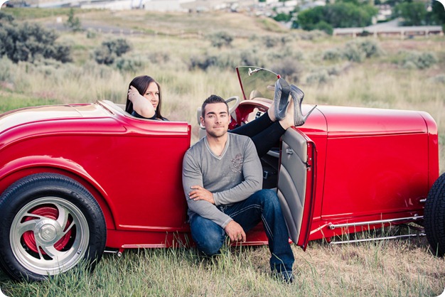 Vintage-car_Knox-Mountain_Lake_Beach-engagement-photos_Kelowna_Okanagan_wedding_6949_by-Kevin-Trowbridge