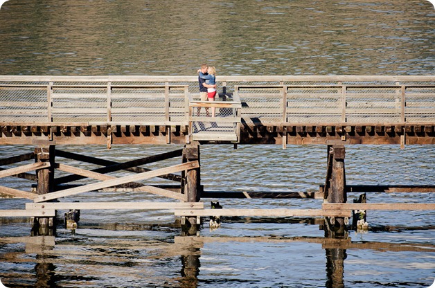 penticton-engagement-session_lake-portraits03_by-Kevin-Trowbridge