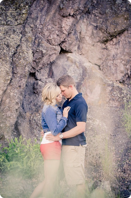 penticton-engagement-session_lake-portraits12_by-Kevin-Trowbridge