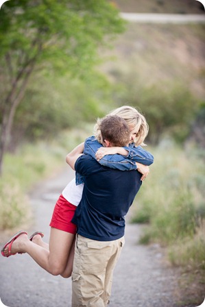 penticton-engagement-session_lake-portraits18_by-Kevin-Trowbridge