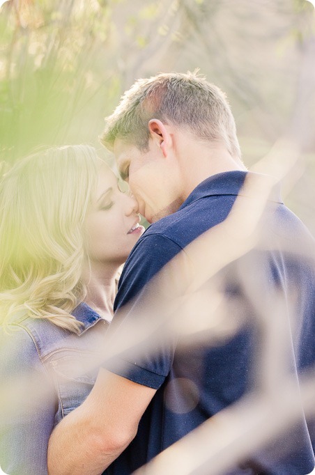 penticton-engagement-session_lake-portraits27_by-Kevin-Trowbridge