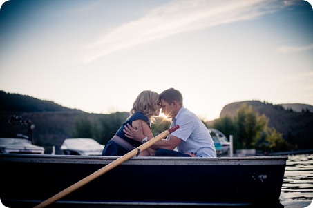 penticton-engagement-session_lake-portraits44_by-Kevin-Trowbridge