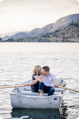 penticton-engagement-session_lake-portraits46_by-Kevin-Trowbridge