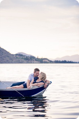 penticton-engagement-session_lake-portraits51_by-Kevin-Trowbridge