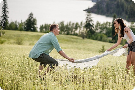 Vernon-engagement-photographer_lake-horse_22_by-Kevin-Trowbridge