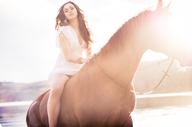 Vernon-engagement-photographer_lake-horse_48_by-Kevin-Trowbridge