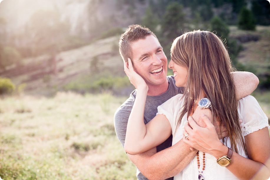 Okanagan-Lake-engagement-session_fun-couple-field-dog-wine03_by-Kevin-Trowbridge