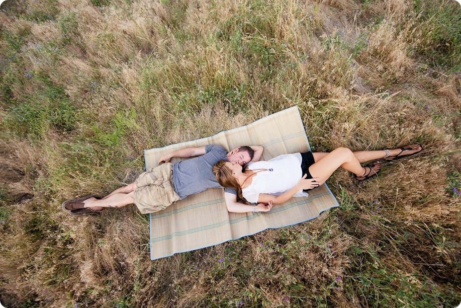 Okanagan-Lake-engagement-session_fun-couple-field-dog-wine10_by-Kevin-Trowbridge