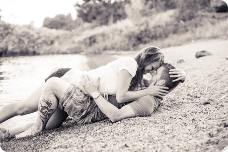 Okanagan-Lake-engagement-session_fun-couple-field-dog-wine25_by-Kevin-Trowbridge