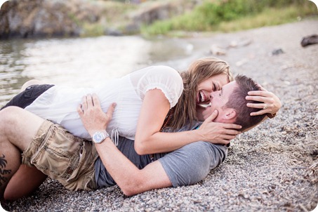 Okanagan-Lake-engagement-session_fun-couple-field-dog-wine26_by-Kevin-Trowbridge