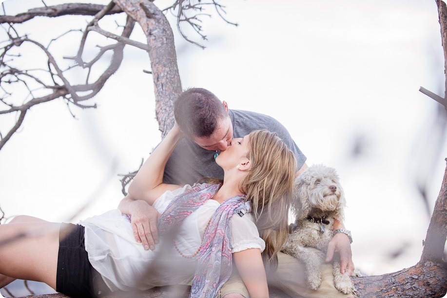 Okanagan-Lake-engagement-session_fun-couple-field-dog-wine37_by-Kevin-Trowbridge