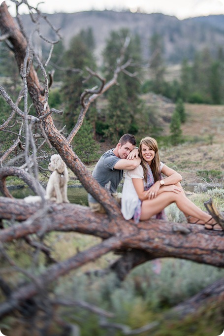 Okanagan-Lake-engagement-session_fun-couple-field-dog-wine39_by-Kevin-Trowbridge