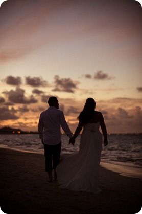 Hawaii-wedding-Lanikai-beach-sunset-surfboards_55_by-Kevin-Trowbridge