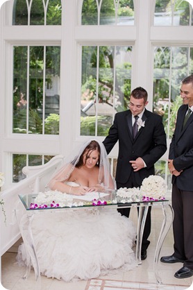 Hawaii-wedding-Waikiki-Moana-Hilton-Crystal-Chapel_101_by-Kevin-Trowbridge
