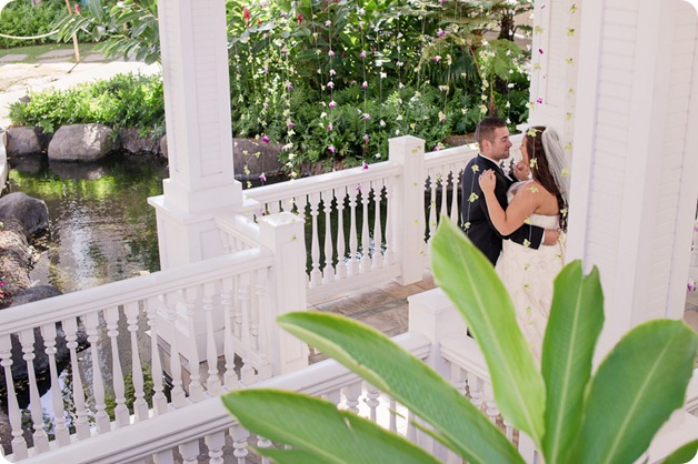 Hawaii-wedding-Waikiki-Moana-Hilton-Crystal-Chapel_119_by-Kevin-Trowbridge