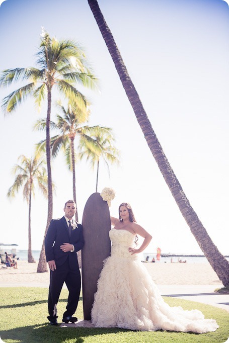 Hawaii-wedding-Waikiki-Moana-Hilton-Crystal-Chapel_128_by-Kevin-Trowbridge