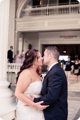 Hawaii-wedding-Waikiki-Moana-Hilton-Crystal-Chapel_142_by-Kevin-Trowbridge