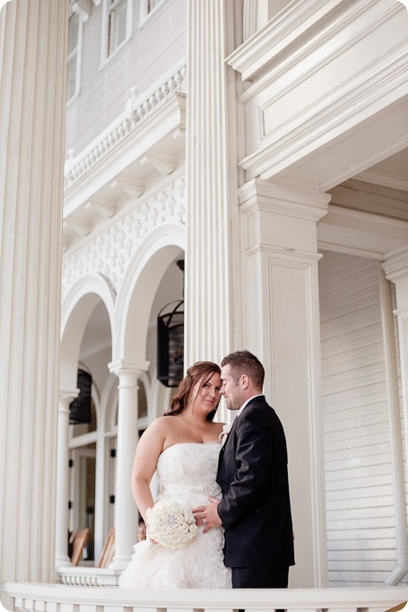 Hawaii-wedding-Waikiki-Moana-Hilton-Crystal-Chapel_147_by-Kevin-Trowbridge