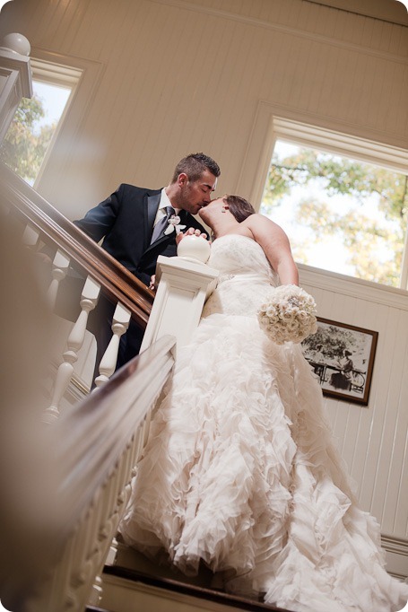 Hawaii-wedding-Waikiki-Moana-Hilton-Crystal-Chapel_150_by-Kevin-Trowbridge