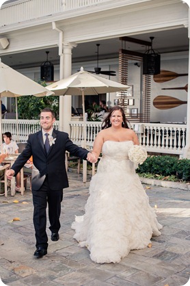 Hawaii-wedding-Waikiki-Moana-Hilton-Crystal-Chapel_156_by-Kevin-Trowbridge