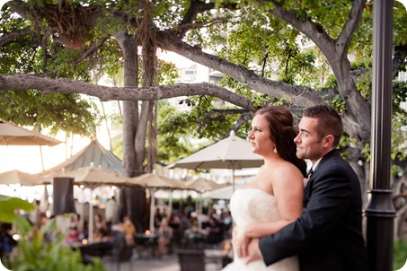 Hawaii-wedding-Waikiki-Moana-Hilton-Crystal-Chapel_167_by-Kevin-Trowbridge