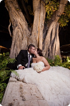 Hawaii-wedding-Waikiki-Moana-Hilton-Crystal-Chapel_177_by-Kevin-Trowbridge