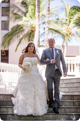 Hawaii-wedding-Waikiki-Moana-Hilton-Crystal-Chapel_70_by-Kevin-Trowbridge