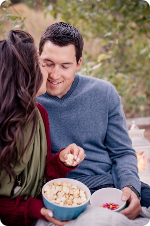 Okanagan-Lake-Canadiana-engagement-session_canoe-outdoor-movie136_by-Kevin-Trowbridge