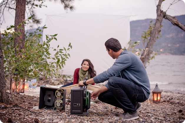 Okanagan-Lake-Canadiana-engagement-session_canoe-outdoor-movie141_by-Kevin-Trowbridge