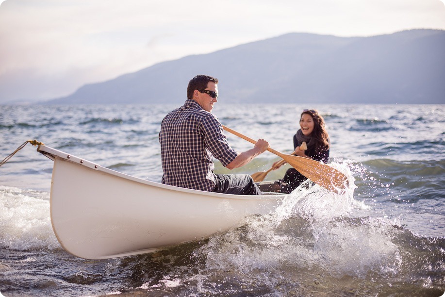 Okanagan-Lake-Canadiana-engagement-session_canoe-outdoor-movie14_by-Kevin-Trowbridge