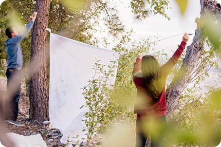 Okanagan-Lake-Canadiana-engagement-session_canoe-outdoor-movie88_by-Kevin-Trowbridge