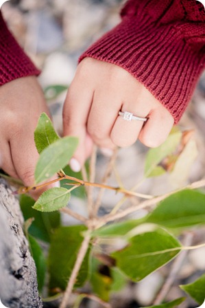 Okanagan-Lake-Canadiana-engagement-session_canoe-outdoor-movie92_by-Kevin-Trowbridge