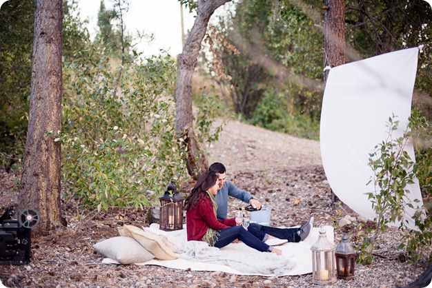 Okanagan-Lake-Canadiana-engagement-session_canoe-outdoor-movie99_by-Kevin-Trowbridge