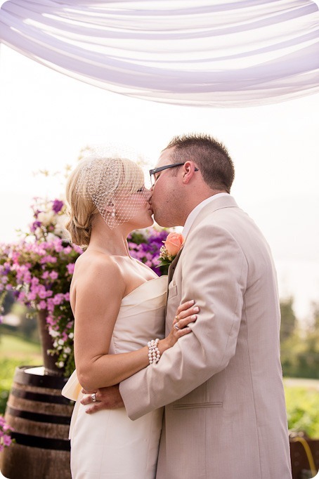 vintage-summerhill-schoolhouse-wedding-Kelowna_123_by-Kevin-Trowbridge