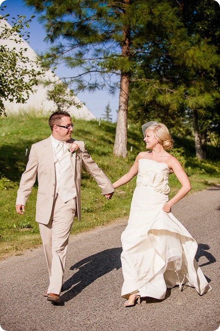 vintage-summerhill-schoolhouse-wedding-Kelowna_148_by-Kevin-Trowbridge